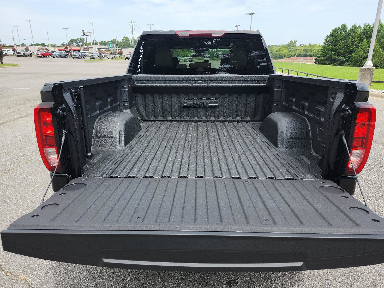 New 2026 GMC Sierra 1500 SLE AWD/4WD image 9