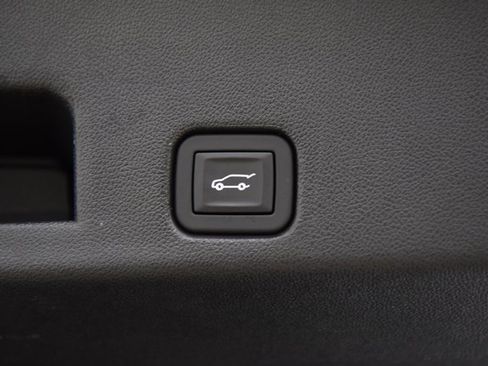 Used 2025 Chevrolet Traverse High Country image 27