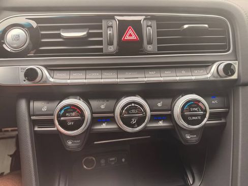 Used 2021 Genesis G70 3.3T RWD image 5