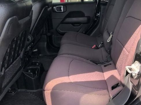 Used 2021 Jeep Gladiator Mojave AWD/4WD image 24