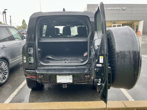 Used 2023 Land Rover Defender 110 X AWD/4WD image 41