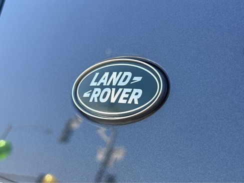 Used 2023 Land Rover Defender 110 SE AWD/4WD image 43