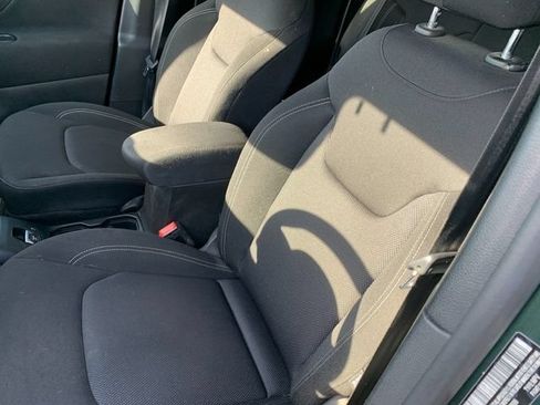 Used 2021 Jeep Renegade Sport AWD/4WD image 7