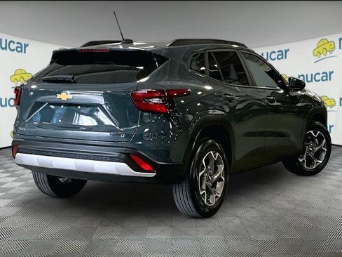 Used 2025 Chevrolet Trax LT w/ Driver Confidence Package FWD image 6
