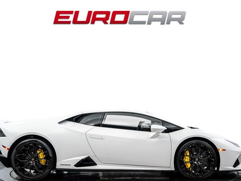 Used 2022 Lamborghini Huracan EVO image 6