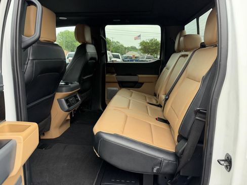 Used 2023 Ford F250 Lariat w/ Lariat Ultimate Package AWD/4WD image 11