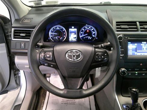 Used 2017 Toyota Camry LE image 14