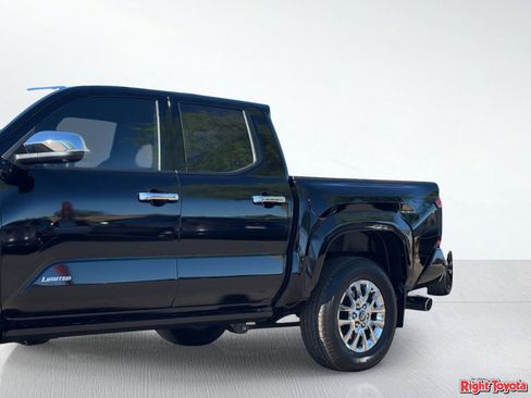 Certified 2025 Toyota Tacoma Limited AWD/4WD image 9