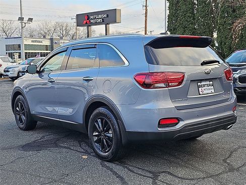 Used 2020 Kia Sorento LX w/ LX I4 Convenience Package image 4