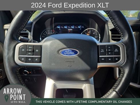 Used 2024 Ford Expedition XLT AWD/4WD image 27