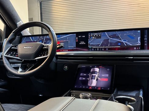 New 2026 Cadillac Escalade V w/ LPO, ONYX Package image 4