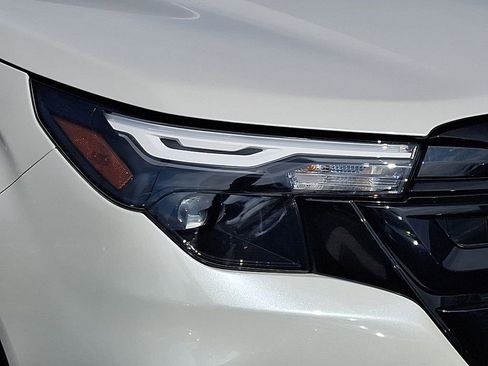 Used 2025 Subaru Forester Sport image 9