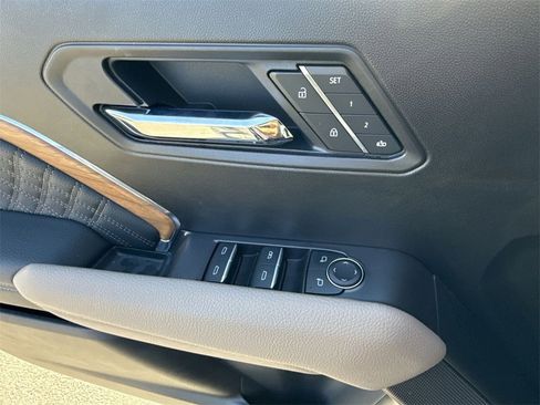 New 2026 GMC Canyon Denali w/ LPO, Denali Black Edition image 15