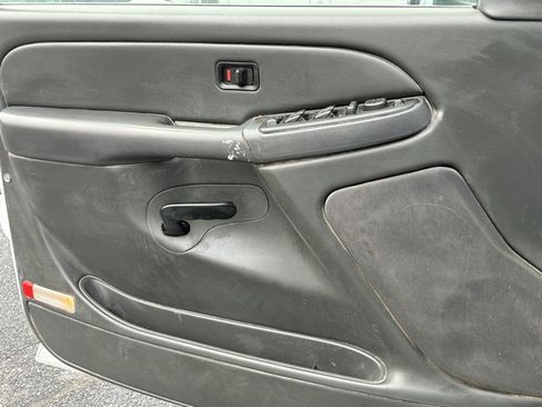 Used 2007 GMC Sierra 3500 SLE w/ Heavy-Duty Power Package image 13