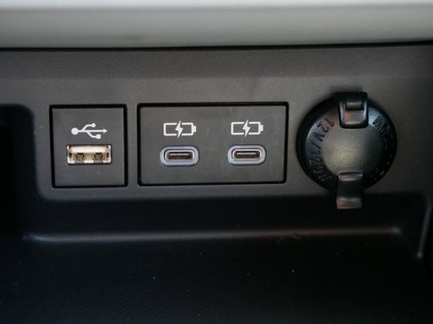 Used 2023 Toyota Highlander Platinum image 26