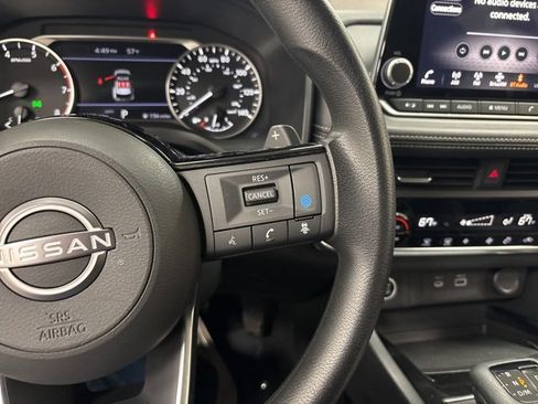 Used 2023 Nissan Rogue SV image 23