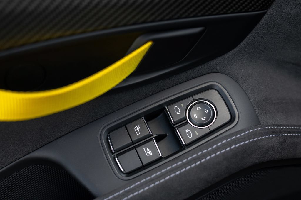 Used 2023 Porsche 718 Cayman GT4 RS RWD image 31