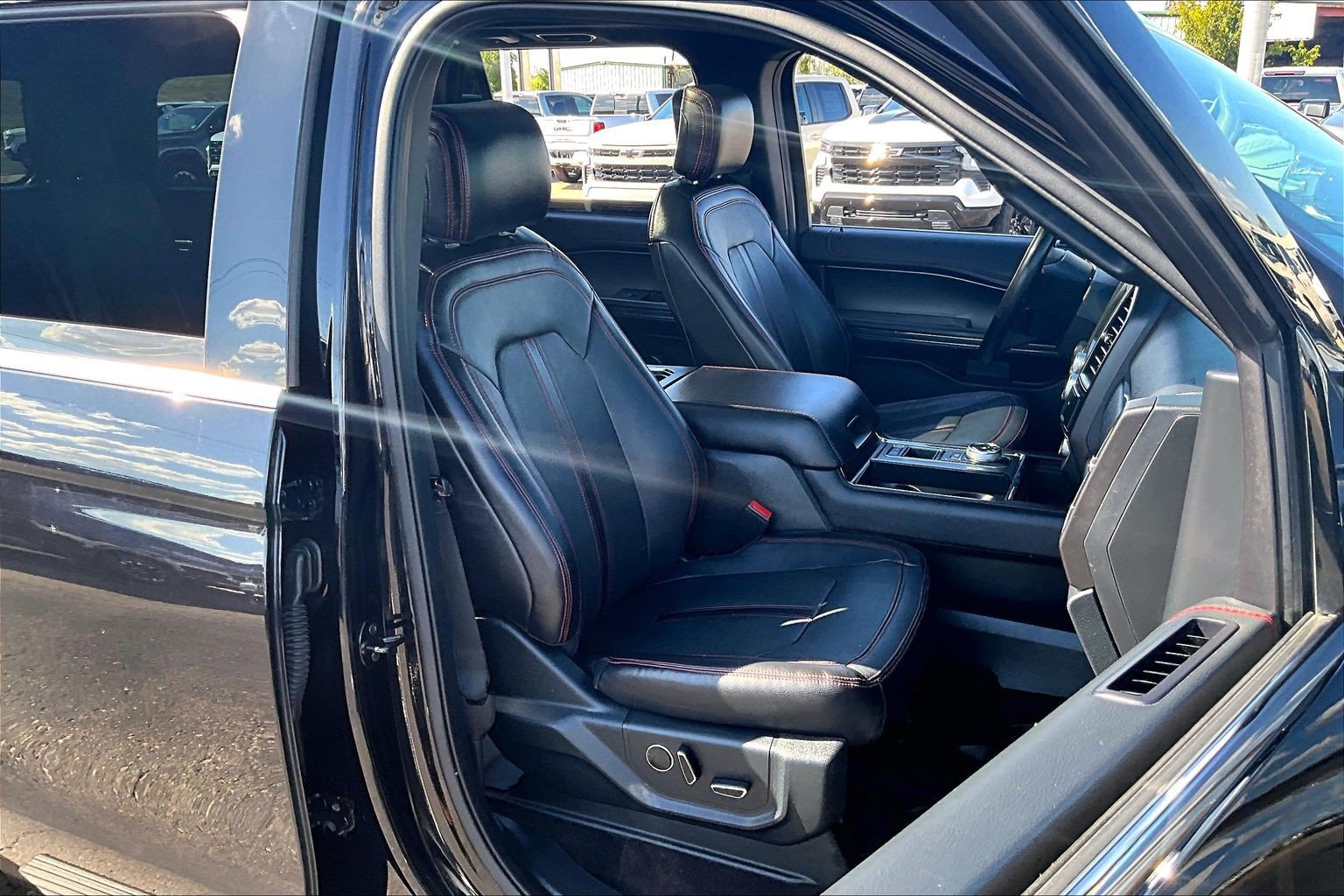 Used 2020 Ford Expedition Limited w/ Equipment Group 303A RWD image 7