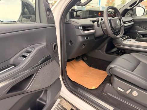 New 2025 Lincoln Navigator Reserve w/ Jet Appearance Package image 25