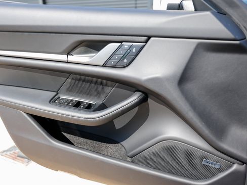 New 2026 Porsche Taycan image 23