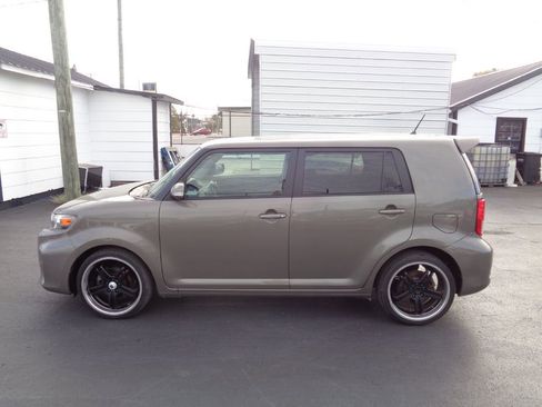 Used 2013 Scion xB image 1