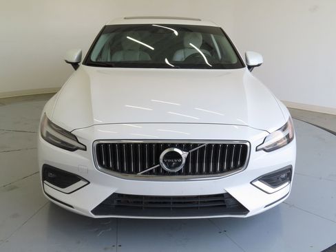 Used 2022 Volvo S60 B5 Inscription image 10