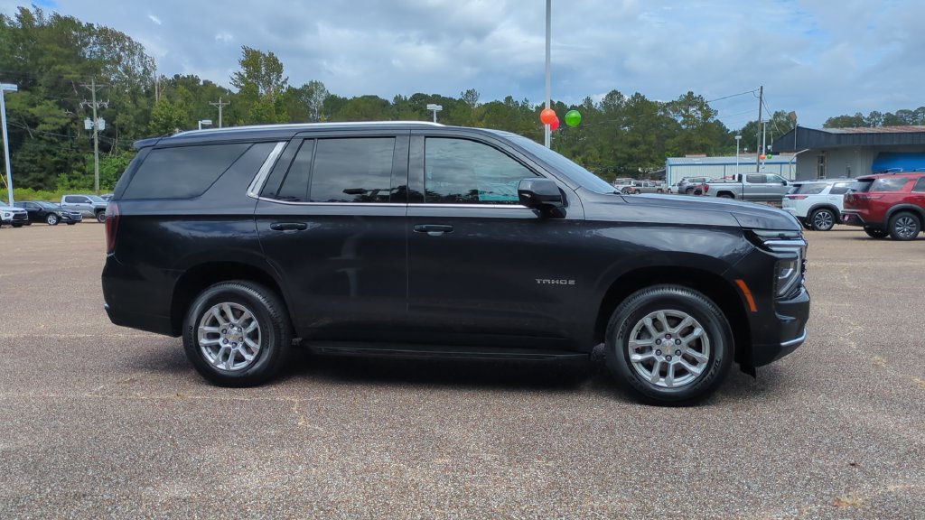 Used 2025 Chevrolet Tahoe LT RWD image 4
