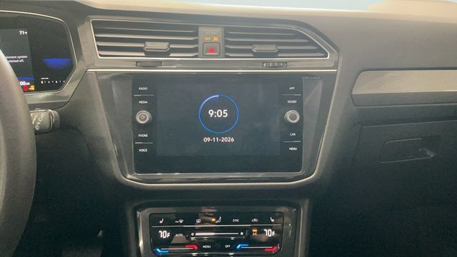 Used 2022 Volkswagen Tiguan SE AWD/4WD image 11