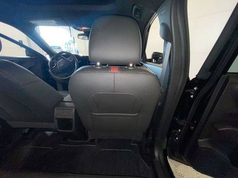 Used 2024 Chevrolet Trax RS w/ Sunroof Package FWD image 36
