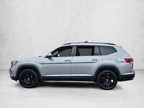 Used 2022 Volkswagen Atlas SE w/ Panoramic Sunroof Package FWD image 9