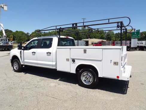 Used 2023 Ford F250 XL w/ XL Chrome Package AWD/4WD image 4