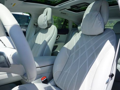 Certified 2023 Mercedes-Benz EQS 580 4MATIC Sedan image 13