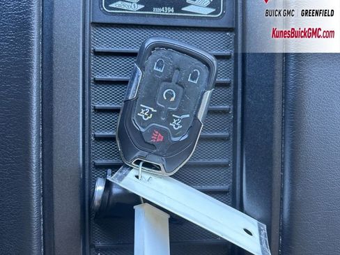 Used 2016 Chevrolet Suburban LT image 31