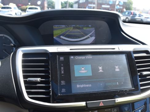 Certified 2017 Honda Accord EX image 22