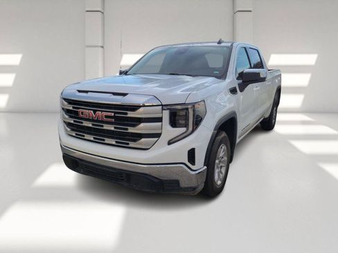 Used 2024 GMC Sierra 1500 SLE image 1