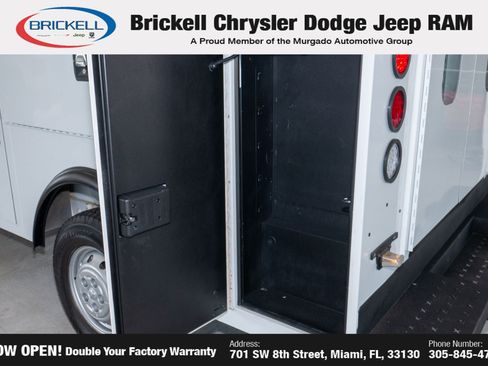 Used 2017 RAM ProMaster 3500 w/ Premium Appearance Group FWD image 12