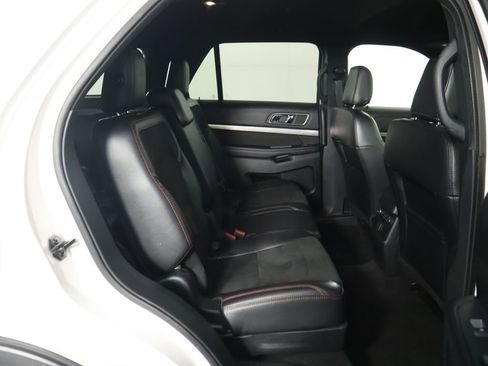 Used 2019 Ford Explorer XLT w/ Equipment Group 202A image 22