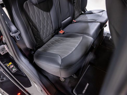 Used 2024 Mercedes-Benz G 550 image 37