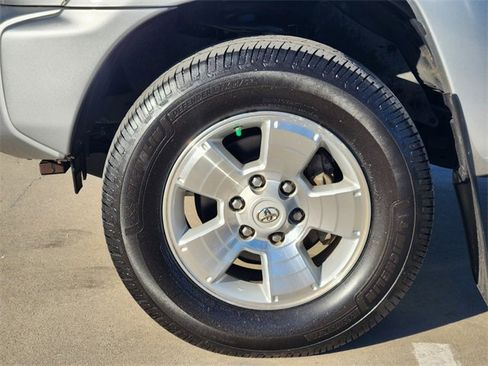 Used 2013 Toyota Tacoma PreRunner image 22