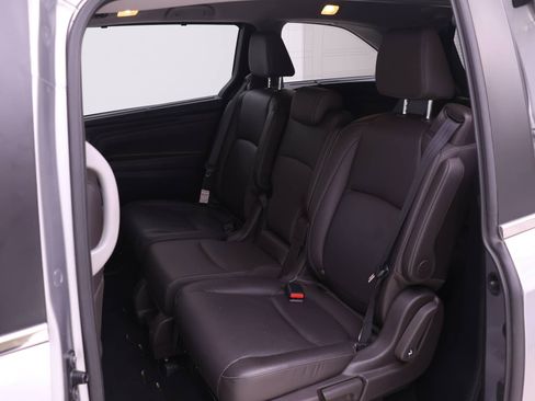 Used 2023 Honda Odyssey Touring image 11