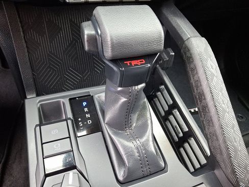 Used 2025 Toyota Tacoma TRD Off-Road image 14