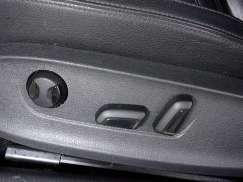 Used 2015 Volkswagen Passat 1.8T SE image 12