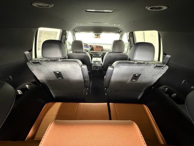 New 2027 Chevrolet Traverse Z71 w/ Enhanced Driving Package AWD/4WD image 33