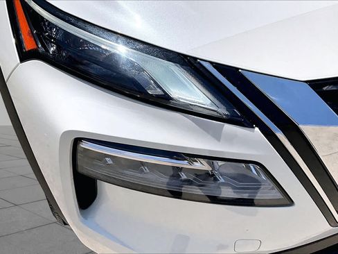 Certified 2023 Nissan Rogue SV FWD image 27