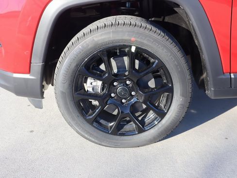 New 2026 Jeep Compass Latitude image 17