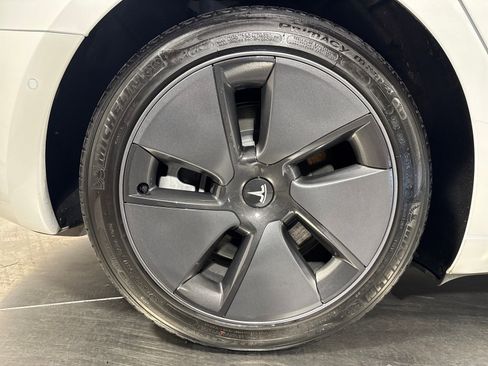 Used 2021 Tesla Model 3 Standard Range Plus image 13