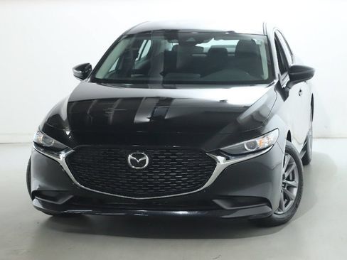 Used 2022 MAZDA MAZDA3 Sedan FWD image 2