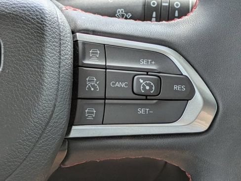 Certified 2023 Jeep Compass Trailhawk w/ Trailer Tow Group AWD/4WD image 18