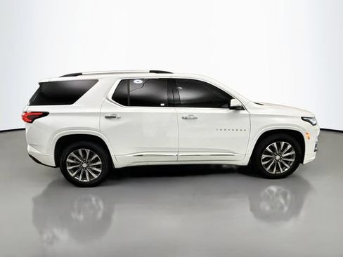 Used 2023 Chevrolet Traverse Premier AWD/4WD image 9