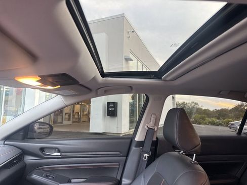 Used 2022 Nissan Altima 2.5 SR w/ Midnight Edition Package image 13